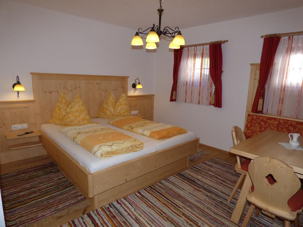 Ferienhaus Veider Обертілліях Номер фото